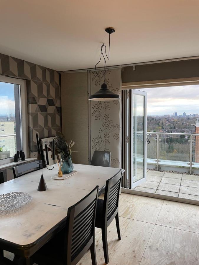 3 Bedroom Penthouse Apartment 맨체스터 외부 사진